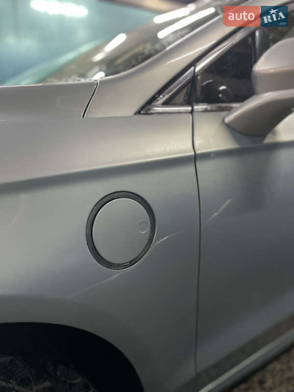 Седан Ford Fusion 2013 в Одесі