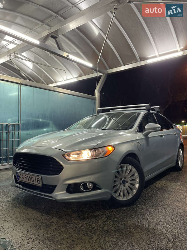Седан Ford Fusion 2013 в Одесі