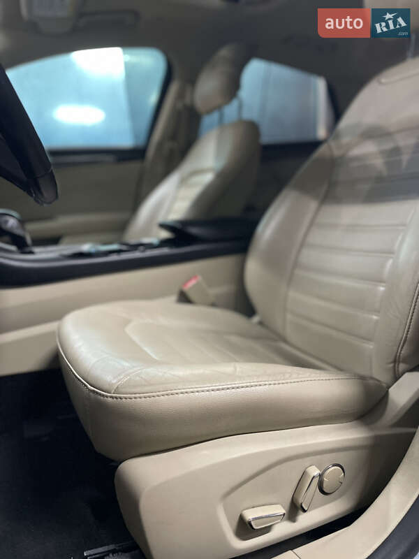 Седан Ford Fusion 2013 в Одесі