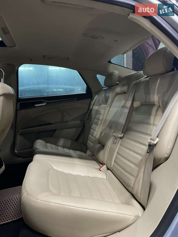 Седан Ford Fusion 2013 в Одесі