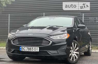 Седан Ford Fusion 2019 в Львові