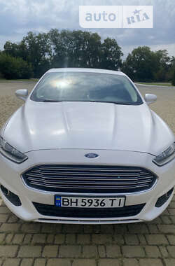 Седан Ford Fusion 2014 в Одесі