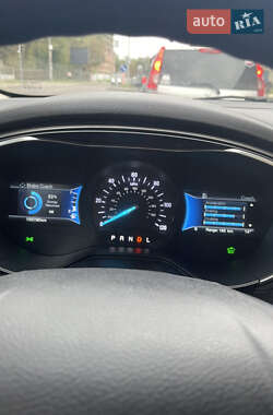 Седан Ford Fusion 2019 в 