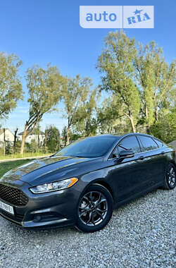 Седан Ford Fusion 2015 в Кицмани