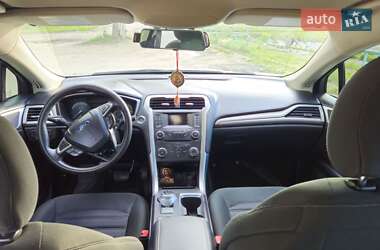 Седан Ford Fusion 2017 в 
