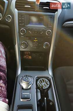 Седан Ford Fusion 2017 в 
