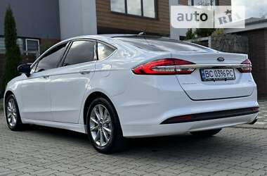 Седан Ford Fusion 2016 в Стрию