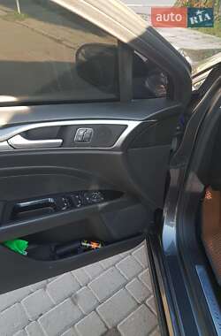Седан Ford Fusion 2015 в Могилів-Подільському