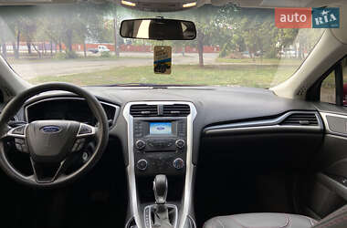 Седан Ford Fusion 2015 в 