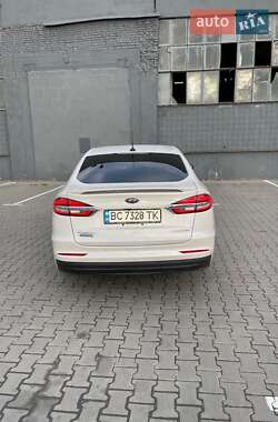 Седан Ford Fusion 2019 в 