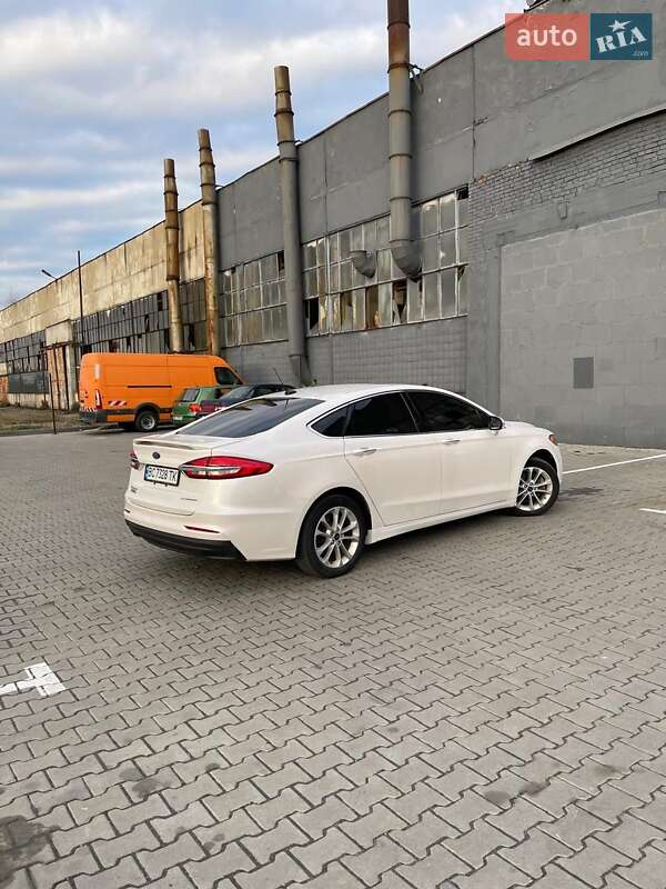 Седан Ford Fusion 2019 в Ивано-Франковске