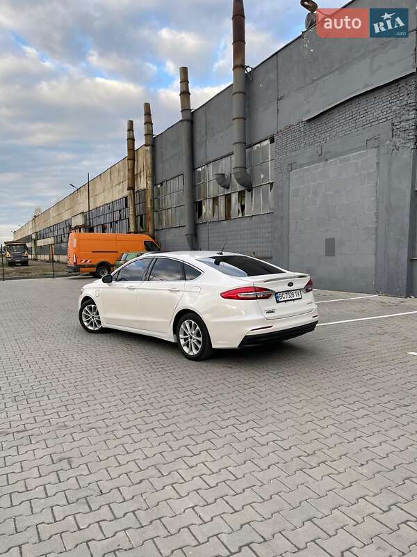 Седан Ford Fusion 2019 в Ивано-Франковске