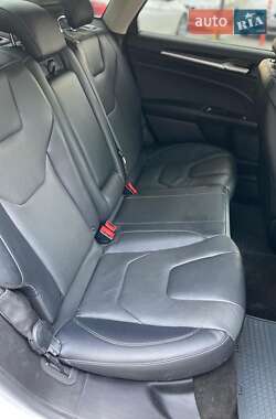 Седан Ford Fusion 2019 в 