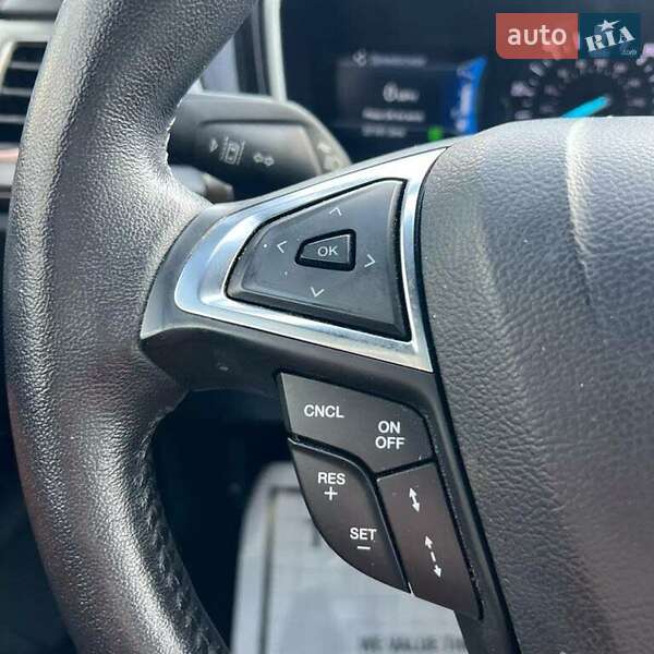 Седан Ford Fusion 2019 в Львове