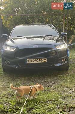 Седан Ford Fusion 2015 в 