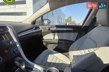 Седан Ford Fusion 2015 в 