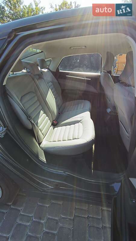 Седан Ford Fusion 2015 в Рівному