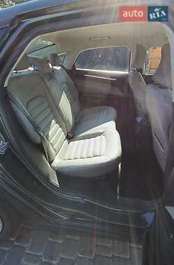Седан Ford Fusion 2015 в 