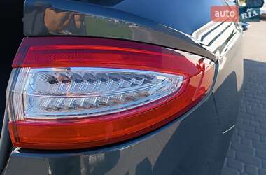 Седан Ford Fusion 2015 в Ровно