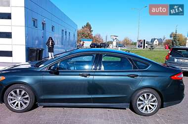 Седан Ford Fusion 2015 в Ровно
