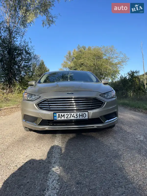 Седан Ford Fusion 2016 в 