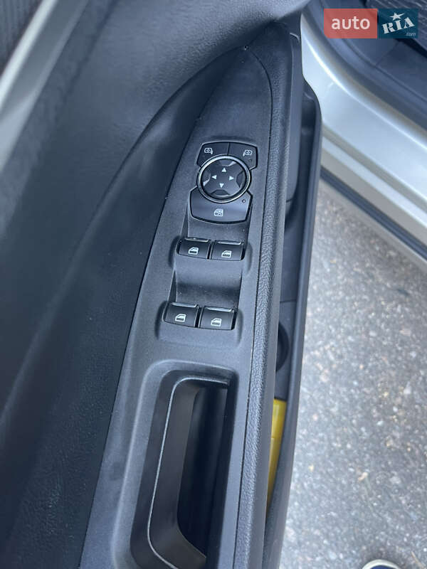 Седан Ford Fusion 2016 в Тараще