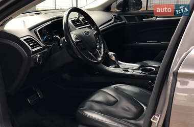 Седан Ford Fusion 2013 в 