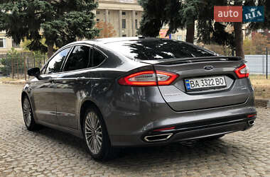 Седан Ford Fusion 2013 в 