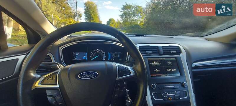 Седан Ford Fusion 2015 в Львове