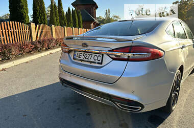 Седан Ford Fusion 2017 в 