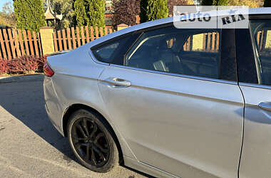 Седан Ford Fusion 2017 в 