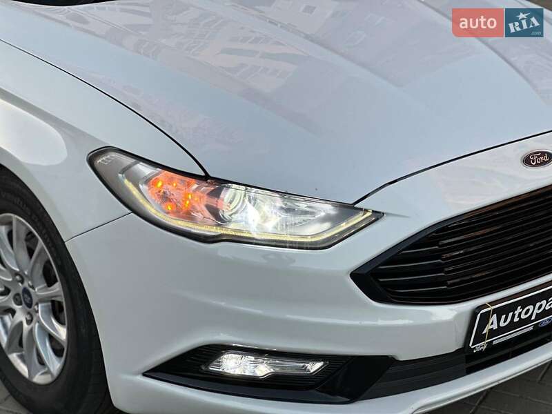 Седан Ford Fusion 2016 в Одесі