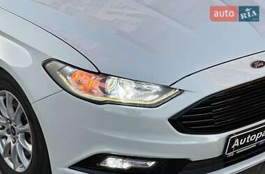 Седан Ford Fusion 2016 в 