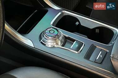 Седан Ford Fusion 2016 в 