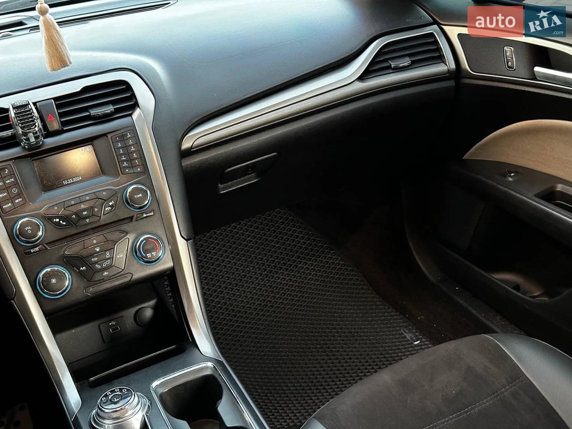 2016 Ford Fusion - мініатюра 23