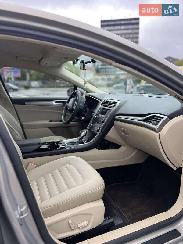 Седан Ford Fusion 2014 в Івано-Франківську
