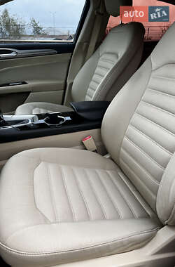 Седан Ford Fusion 2014 в 