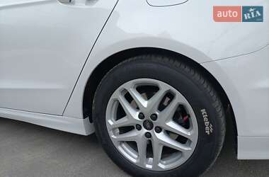 Седан Ford Fusion 2014 в 