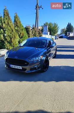 Седан Ford Fusion 2016 в 
