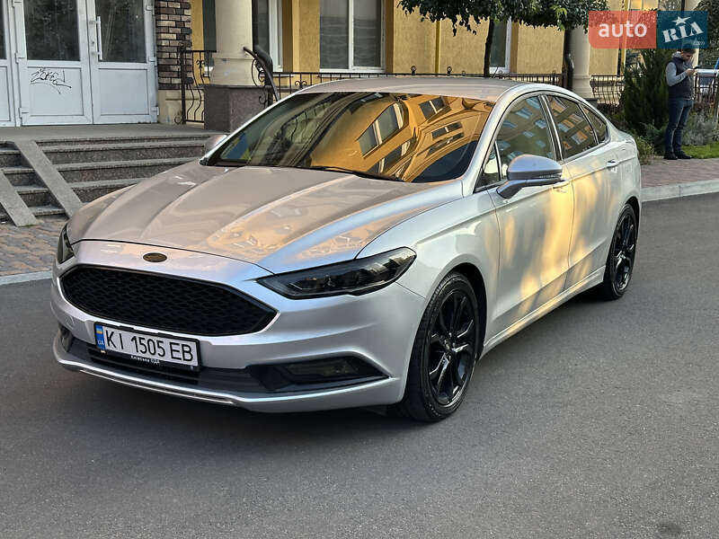 Седан Ford Fusion 2016 в 