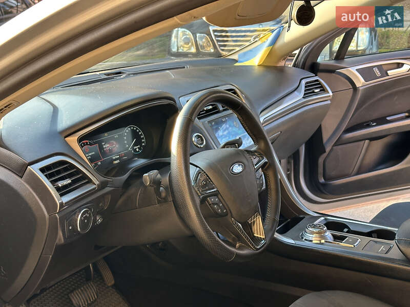 Седан Ford Fusion 2016 в Киеве фото 20 Седан Ford Fusion 2016 в Киеве