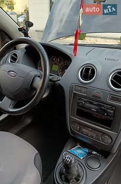 Хэтчбек Ford Fusion 2007 в 