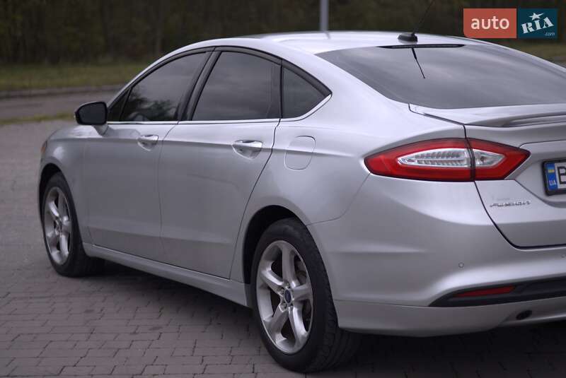 Седан Ford Fusion 2015 в Львове