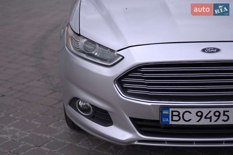 Седан Ford Fusion 2015 в Львове