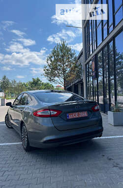 Седан Ford Fusion 2013 в Ровно