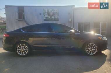 Седан Ford Fusion 2016 в 