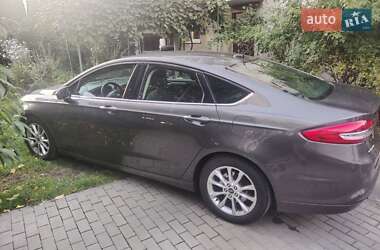 Седан Ford Fusion 2016 в 