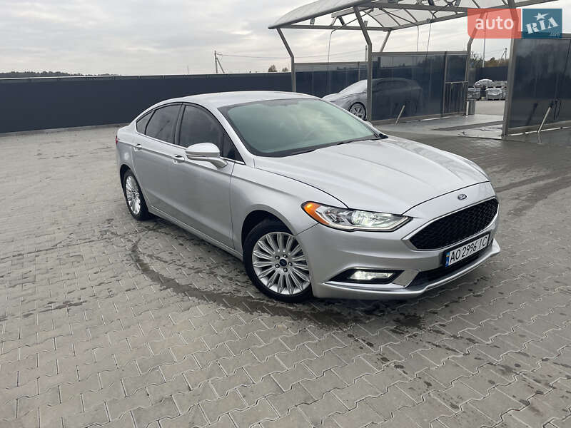 Седан Ford Fusion 2015 в 