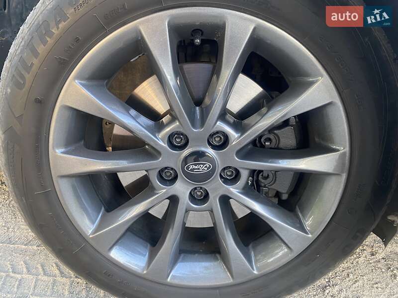 Седан Ford Fusion 2016 в Кропивницком