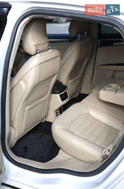 Седан Ford Fusion 2013 в 